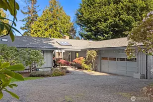 10700 NE Broomgerrie Rd, Bainbridge Island, WA 98110 - Photo 2