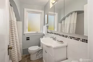 4319 NE 44th St, Seattle, WA 98105 - Photo 26