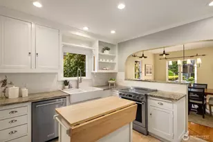 4319 NE 44th St, Seattle, WA 98105 - Photo 12