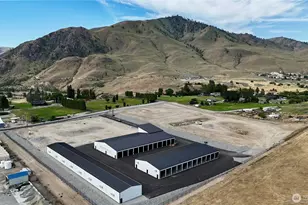 73 E Shop Ave, Chelan, WA 98816 - Photo 2