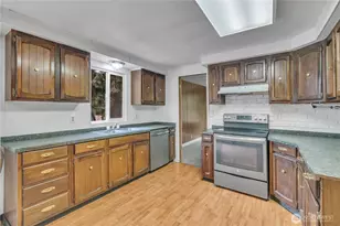 8214 191st St E, Puyallup, WA 98375 - Photo 12