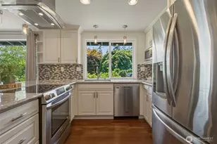 105 161st St SE, Bothell, WA 98012 - Photo 12