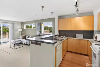 12334 31st Avenue NE #202, Seattle, WA 98125 - Photo 10
