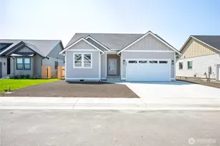 317 W 3rd St, Everson, WA 98247 - Photo 2