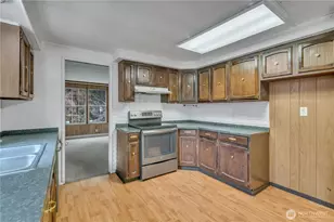 8214 191st St E, Puyallup, WA 98375 - Photo 10