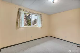 8214 191st St E, Puyallup, WA 98375 - Photo 18