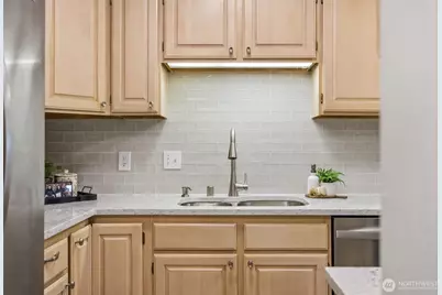 705 N State Street #102, Bellingham, WA 98225 - Photo 14