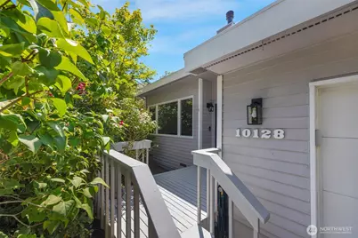 10128 63rd Place W, Mukilteo, WA 98275 - Photo 2