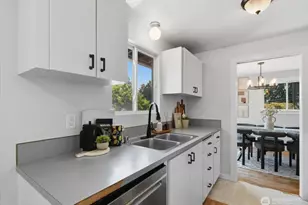 10236 11th Ave SW, Seattle, WA 98146 - Photo 10