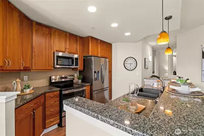 16141 Cleveland Street #416, Redmond, WA 98052 - Photo 8