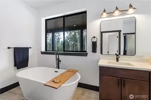 38922 Madrona Dr E, Roy, WA 98580 - Photo 14