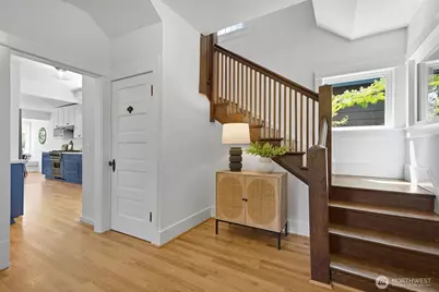2034 Federal Avenue E, Seattle, WA 98102 - Photo 4