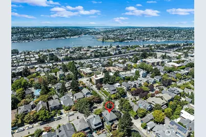 2034 Federal Avenue E, Seattle, WA 98102 - Photo 36