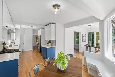 2034 Federal Avenue E, Seattle, WA 98102 - Photo 16