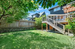 2034 Federal Ave E, Seattle, WA 98102 - Photo 22
