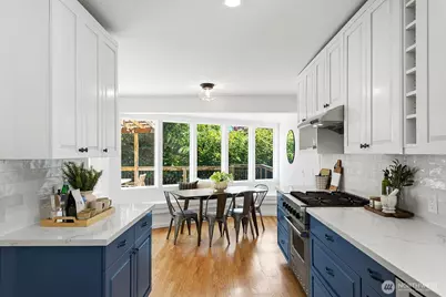 2034 Federal Avenue E, Seattle, WA 98102 - Photo 14