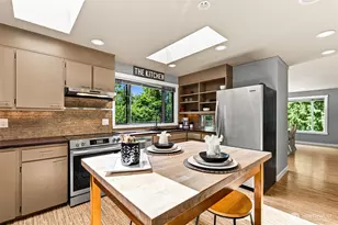 9375 NE Eric Ave, Bainbridge Island, WA 98110 - Photo 6