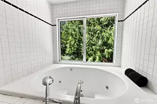9375 NE Eric Ave, Bainbridge Island, WA 98110 - Photo 16