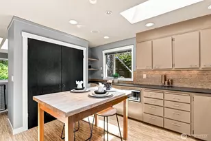9375 NE Eric Ave, Bainbridge Island, WA 98110 - Photo 8