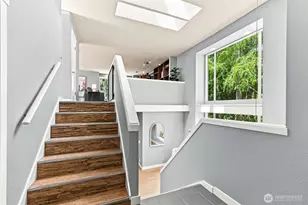 9375 NE Eric Ave, Bainbridge Island, WA 98110 - Photo 4