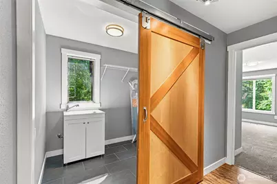 9375 NE Eric Avenue, Bainbridge Island, WA 98110 - Photo 22