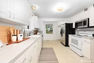 10625 17th Ave SW, Seattle, WA 98146 - Photo 8