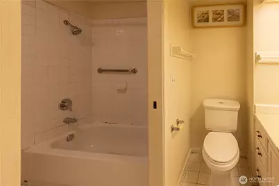 3921 108th Avenue NE #201A, Bellevue, WA 98004 - Photo 18