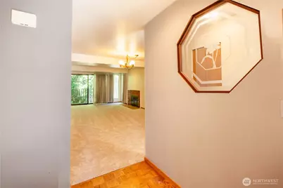 3921 108th Avenue NE #201A, Bellevue, WA 98004 - Photo 2
