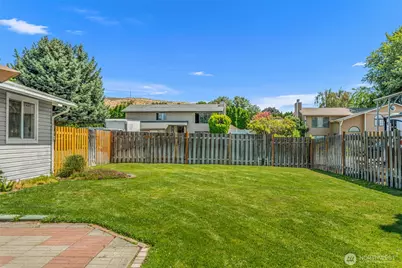 814 11th Street NE, East Wenatchee, WA 98802 - Photo 22