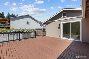 1063 Cascade Ln, Camano Island, WA 98282 - Photo 22