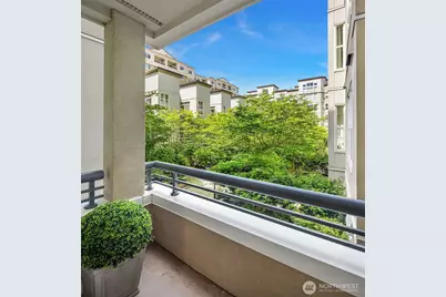 10042 Main Street #206, Bellevue, WA 98004 - Photo 18