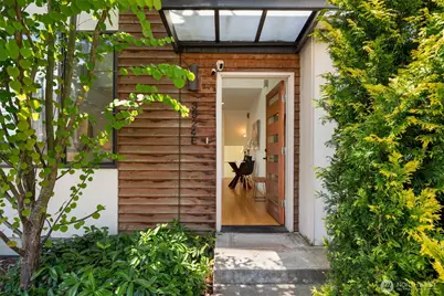 3924 Linden Avenue N #E, Seattle, WA 98103 - Photo 2