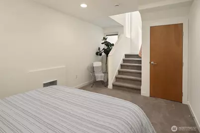 3924 Linden Avenue N #E, Seattle, WA 98103 - Photo 10