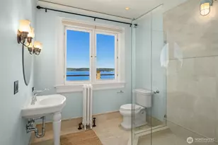 421 W Highland Dr, Seattle, WA 98119 - Photo 32