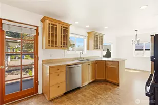 1308 16th St, Anacortes, WA 98221 - Photo 6