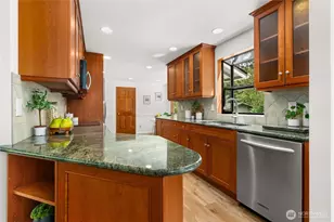 21415 SE 16th Pl, Sammamish, WA 98075 - Photo 8