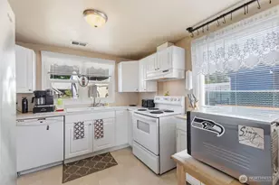 10819 53rd St Ct E, Puyallup, WA 98372 - Photo 14