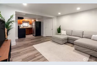 12840 Renton Avenue S #lower, Seattle, WA 98178 - Photo 8