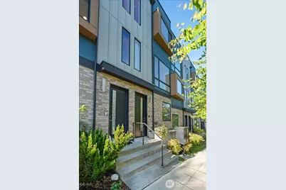 2310 W Newton Street, Seattle, WA 98199 - Photo 2