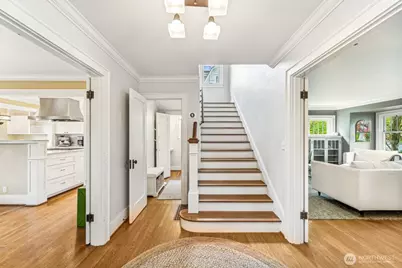 2137 E Hamlin Street, Seattle, WA 98112 - Photo 2