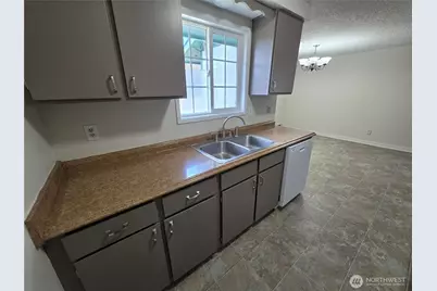 1407 Bowmont Avenue, Kelso, WA 98626 - Photo 10
