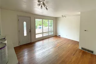 14301 Meridian Ave N, Seattle, WA 98133 - Photo 4