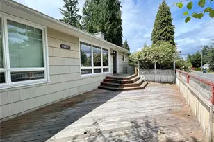 14301 Meridian Ave N, Seattle, WA 98133 - Photo 2