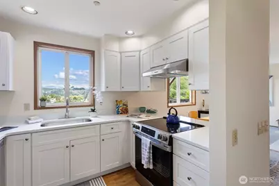 278 Lind Avenue NW, Renton, WA 98057 - Photo 12