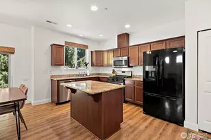 11005 179th Ave Ct E, Bonney Lake, WA 98391 - Photo 4