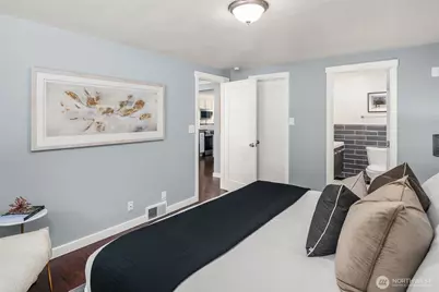 18210 Dayton Avenue N, Shoreline, WA 98133 - Photo 12