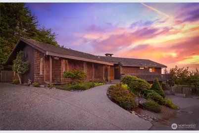 360 Heather Road, Everett, WA 98203 - Photo 2