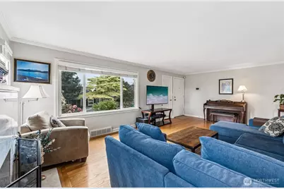 9417 44th Place NE, Seattle, WA 98115 - Photo 6