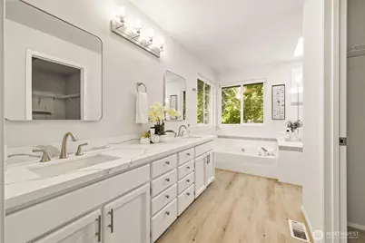 10521 NE 120th Street, Kirkland, WA 98034 - Photo 18