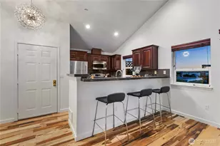 524 6th Ave W, Seattle, WA 98119 - Photo 10